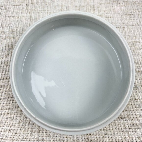 Vintage Capodimonte Jewelry Powder Box White Porcelain Embossed Gilded Dresser - Picture 10 of 11